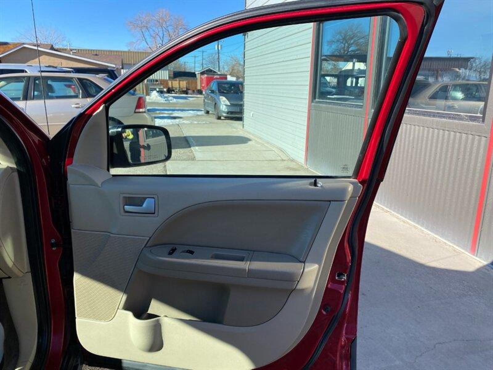 2006 Red Ford Freestyle SE (1FMZK01126G) with an 3.0L V6 203hp 207ft. lbs. engine, Automatic transmission, located at 842 E South Street, Powell, WY, 82435, (307) 754-7289, 44.752300, -108.746933 - Photo #15