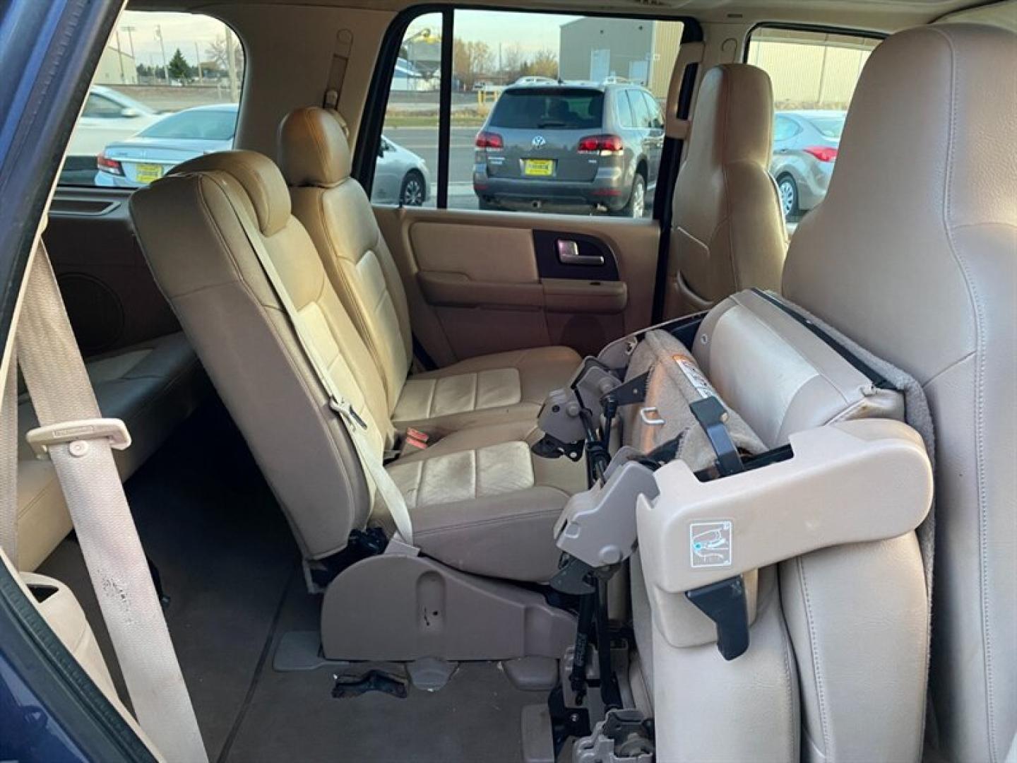 2003 Medium Wedgewood Blue Clearcoat Ford Expedition Eddie Bauer (1FMFU18L13L) with an Triton 5.4L V8 260hp 350ft. lbs. engine, Automatic transmission, located at 842 E South Street, Powell, WY, 82435, (307) 754-7289, 44.752300, -108.746933- Photo#22