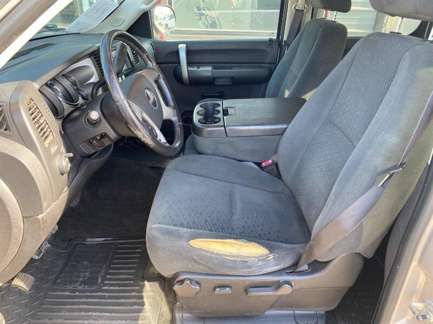 2008 Silver GMC Sierra 1500 Work Truck (2GTEK133381) with an Vortec Aluminum Block 5.3L Flex Fuel V8 315hp 338f engine, Automatic transmission, located at 842 E South Street, Powell, WY, 82435, (307) 754-7289, 44.752300, -108.746933 - Photo#5