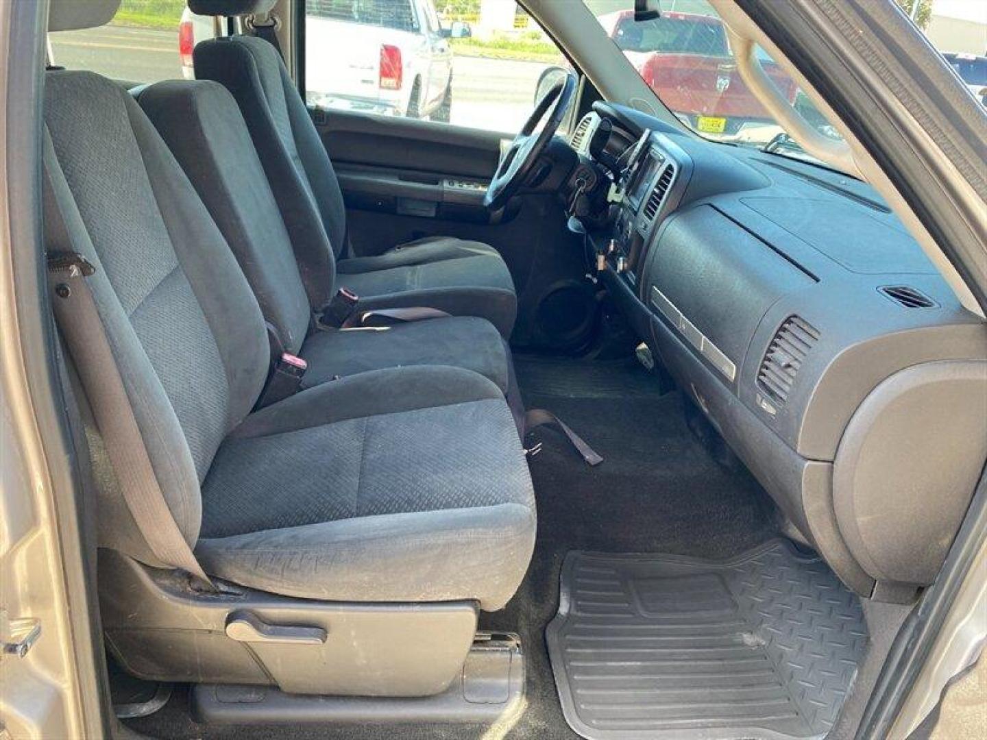 2008 Silver GMC Sierra 1500 Work Truck (2GTEK133381) with an Vortec Aluminum Block 5.3L Flex Fuel V8 315hp 338f engine, Automatic transmission, located at 842 E South Street, Powell, WY, 82435, (307) 754-7289, 44.752300, -108.746933 - Photo#14