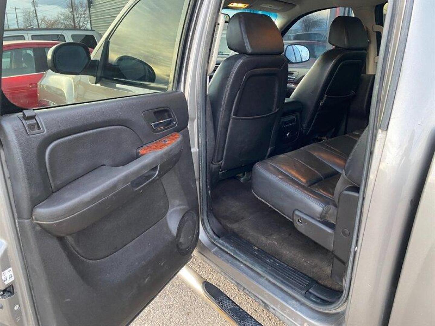 2007 Graystone Metallic Chevrolet Silverado 1500 LTZ (3GCEK13M47G) with an Vortec Aluminum Block 5.3L V8 315hp 338ft. lbs. engine, Automatic transmission, located at 842 E South Street, Powell, WY, 82435, (307) 754-7289, 44.752300, -108.746933 - Photo#9
