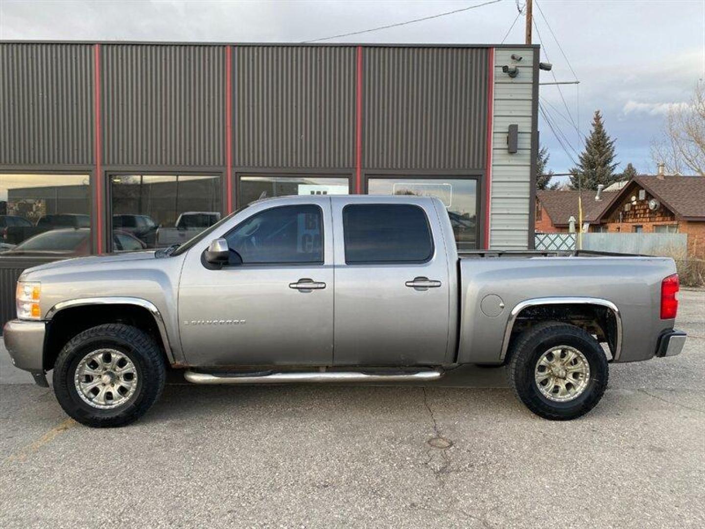 2007 Graystone Metallic Chevrolet Silverado 1500 LTZ (3GCEK13M47G) with an Vortec Aluminum Block 5.3L V8 315hp 338ft. lbs. engine, Automatic transmission, located at 842 E South Street, Powell, WY, 82435, (307) 754-7289, 44.752300, -108.746933 - Photo#24