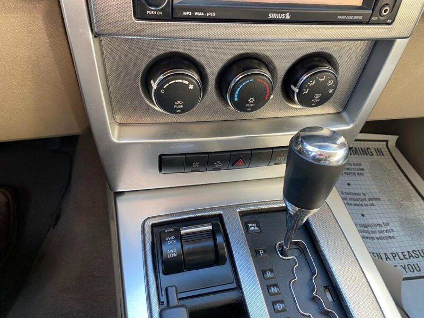 2008 Bright Silver Metallic Clear Coat Jeep Liberty Limited (1J8GN58K68W) with an 3.7L V6 210hp 235ft. lbs. engine, Automatic transmission, located at 842 E South Street, Powell, WY, 82435, (307) 754-7289, 44.752300, -108.746933 - Photo#10