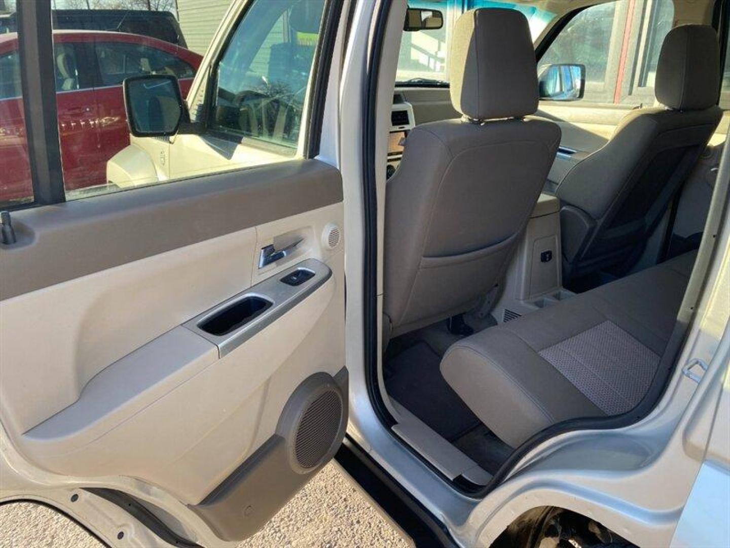 2008 Bright Silver Metallic Clear Coat Jeep Liberty Limited (1J8GN58K68W) with an 3.7L V6 210hp 235ft. lbs. engine, Automatic transmission, located at 842 E South Street, Powell, WY, 82435, (307) 754-7289, 44.752300, -108.746933 - Photo#11
