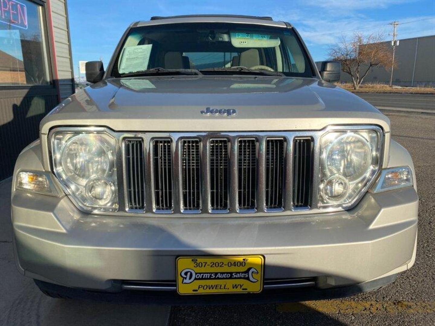 2008 Bright Silver Metallic Clear Coat Jeep Liberty Limited (1J8GN58K68W) with an 3.7L V6 210hp 235ft. lbs. engine, Automatic transmission, located at 842 E South Street, Powell, WY, 82435, (307) 754-7289, 44.752300, -108.746933 - Photo#26