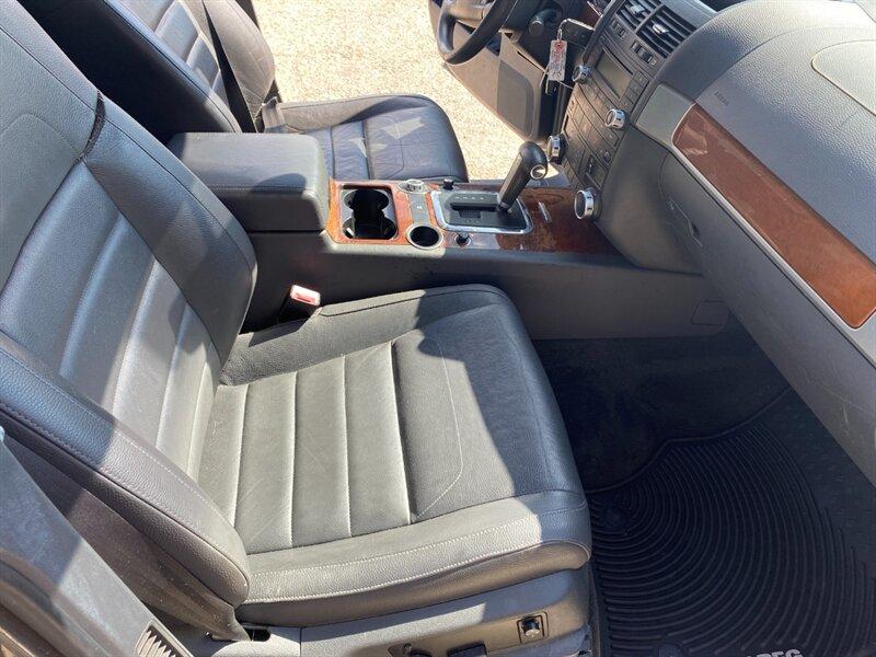 2010 Gray Volkswagen Touareg V6 TDI (WVGFK7A96AD) with an 3.0L Diesel Turbo V6 225hp 406ft. lbs. engine, Automatic transmission, located at 842 E South Street, Powell, WY, 82435, (307) 754-7289, 44.752300, -108.746933- Photo#14