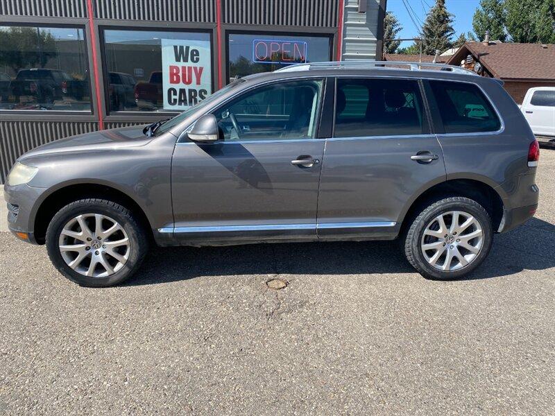 2010 Gray Volkswagen Touareg V6 TDI (WVGFK7A96AD) with an 3.0L Diesel Turbo V6 225hp 406ft. lbs. engine, Automatic transmission, located at 842 E South Street, Powell, WY, 82435, (307) 754-7289, 44.752300, -108.746933- Photo#19