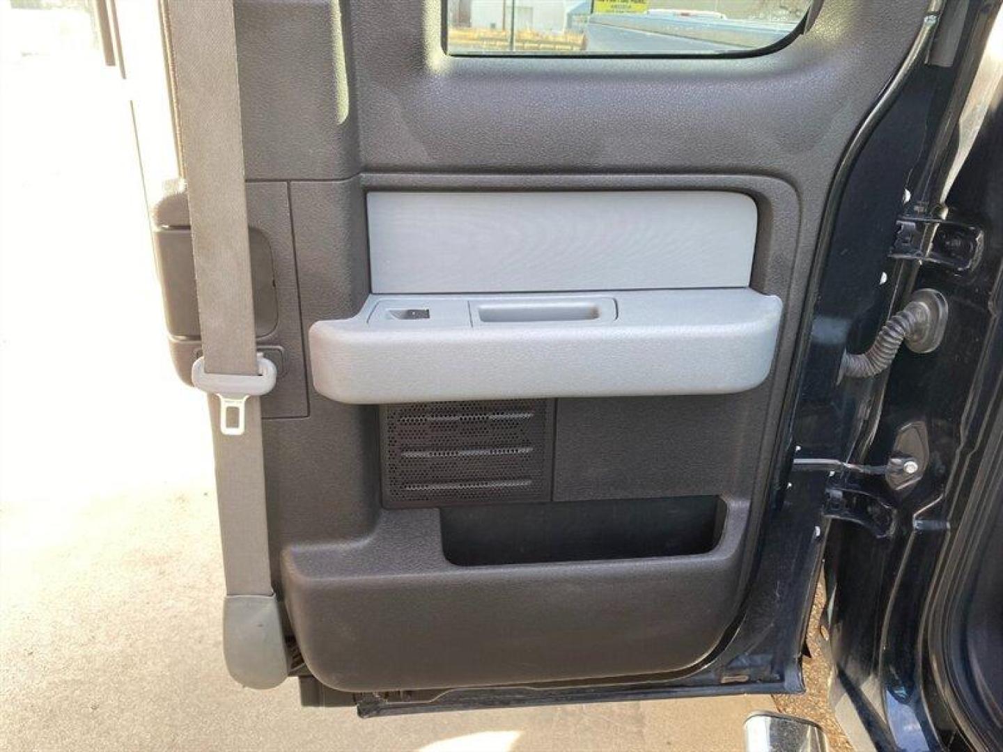 2011 Black Ford F-150 XL (1FTFX1EF1BF) with an 5.0L Flex Fuel V8 360hp 380ft. lbs. engine, Automatic transmission, located at 842 E South Street, Powell, WY, 82435, (307) 754-7289, 44.752300, -108.746933 - Photo#15