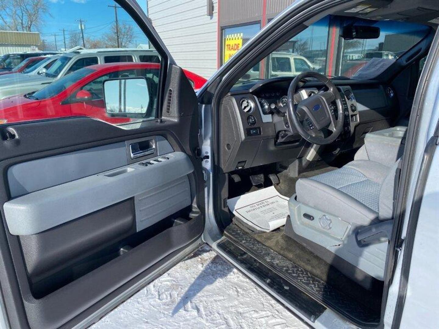 2011 Ingot Silver Metallic Ford F-150 XL (1FTFX1EF1BF) with an 5.0L Flex Fuel V8 360hp 380ft. lbs. engine, Automatic transmission, located at 842 E South Street, Powell, WY, 82435, (307) 754-7289, 44.752300, -108.746933 - Photo#4