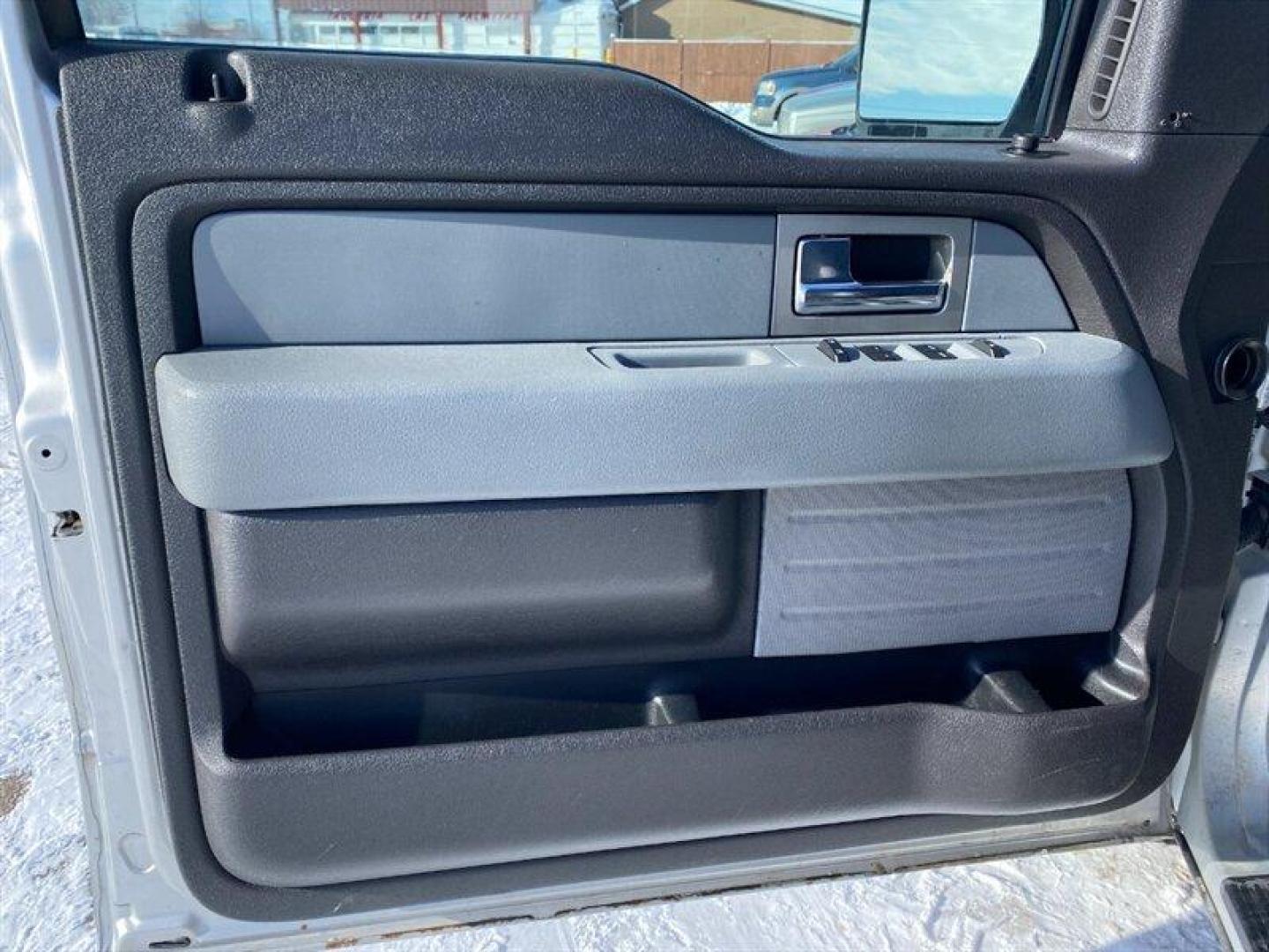 2011 Ingot Silver Metallic Ford F-150 XL (1FTFX1EF1BF) with an 5.0L Flex Fuel V8 360hp 380ft. lbs. engine, Automatic transmission, located at 842 E South Street, Powell, WY, 82435, (307) 754-7289, 44.752300, -108.746933 - Photo#5