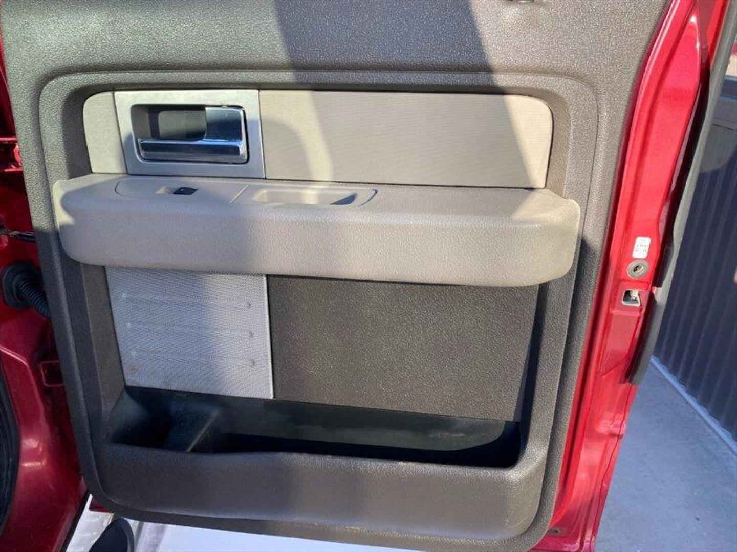 2009 Royal Red Clearcoat Metallic Ford F-150 XL (1FTPW14V19F) with an Triton 5.4L Flex Fuel V8 320hp 390ft. lbs. engine, Automatic transmission, located at 842 E South Street, Powell, WY, 82435, (307) 754-7289, 44.752300, -108.746933 - Photo#15