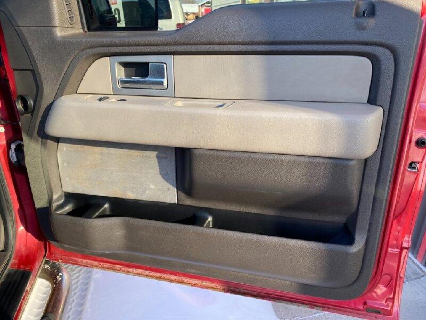 2009 Royal Red Clearcoat Metallic Ford F-150 XL (1FTPW14V19F) with an Triton 5.4L Flex Fuel V8 320hp 390ft. lbs. engine, Automatic transmission, located at 842 E South Street, Powell, WY, 82435, (307) 754-7289, 44.752300, -108.746933 - Photo#18