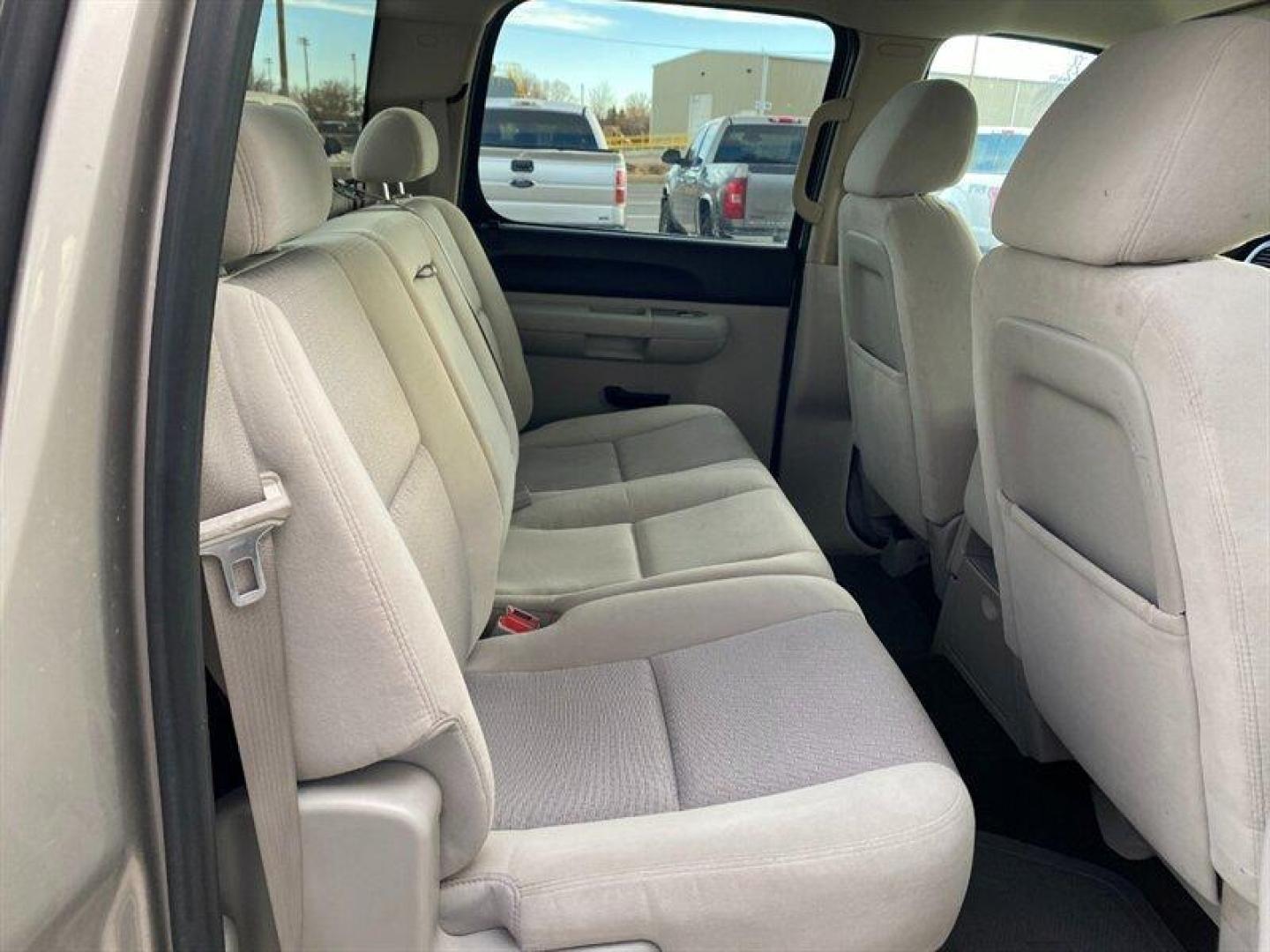 2009 Silver Birch Metallic Chevrolet Silverado 1500 LT (3GCEK23319G) with an Iron Block 5.3L Flex Fuel V8 315hp 338ft. lbs. engine, Automatic transmission, located at 842 E South Street, Powell, WY, 82435, (307) 754-7289, 44.752300, -108.746933 - Photo#14
