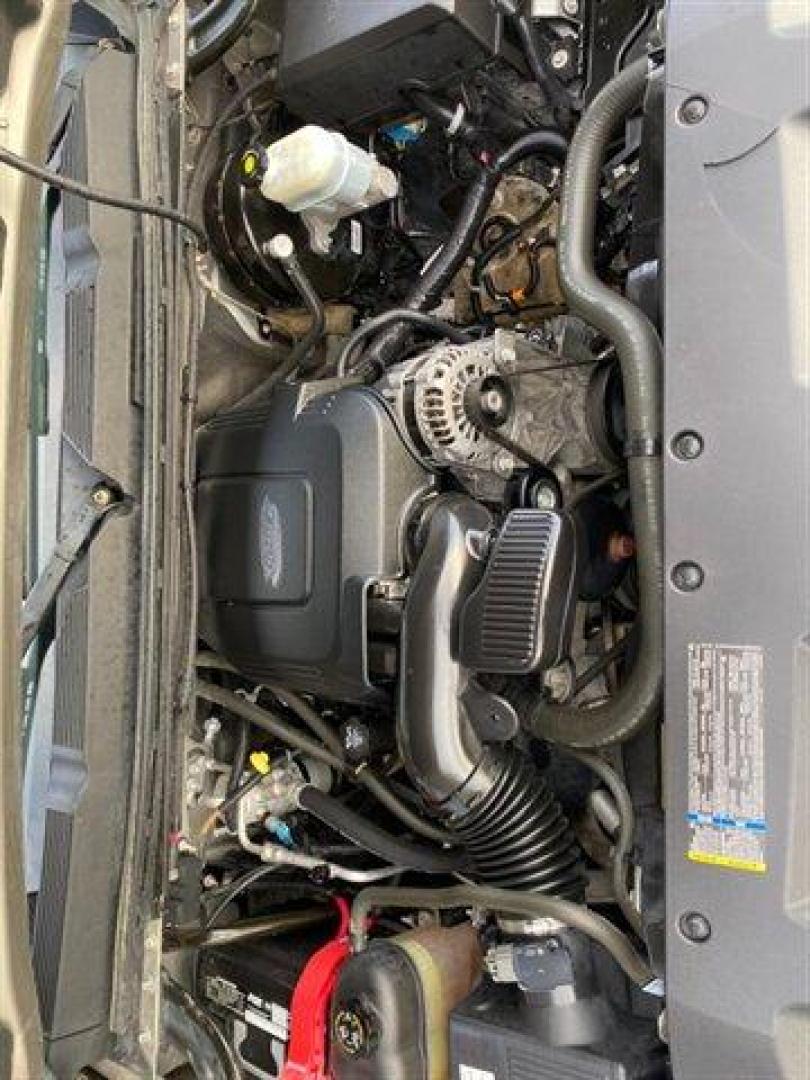 2009 Silver Birch Metallic Chevrolet Silverado 1500 LT (3GCEK23319G) with an Iron Block 5.3L Flex Fuel V8 315hp 338ft. lbs. engine, Automatic transmission, located at 842 E South Street, Powell, WY, 82435, (307) 754-7289, 44.752300, -108.746933 - Photo#19