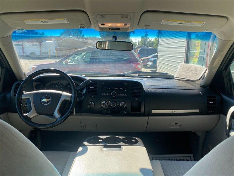 2009 Silver Chevrolet Silverado 1500 LT (3GCEK23319G) with an Vortec Aluminum Block 5.3L Flex Fuel V8 315hp 338f engine, 6-Speed Shiftable Au transmission, located at 842 E South Street, Powell, WY, 82435, (307) 754-7289, 44.752300, -108.746933- Photo#7