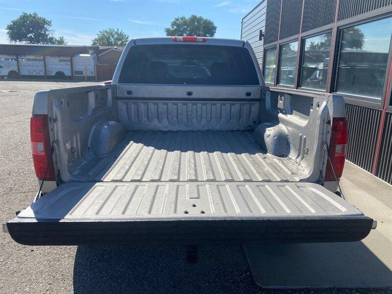 2009 Silver Chevrolet Silverado 1500 LT (3GCEK23319G) with an Vortec Aluminum Block 5.3L Flex Fuel V8 315hp 338f engine, 6-Speed Shiftable Au transmission, located at 842 E South Street, Powell, WY, 82435, (307) 754-7289, 44.752300, -108.746933- Photo#12