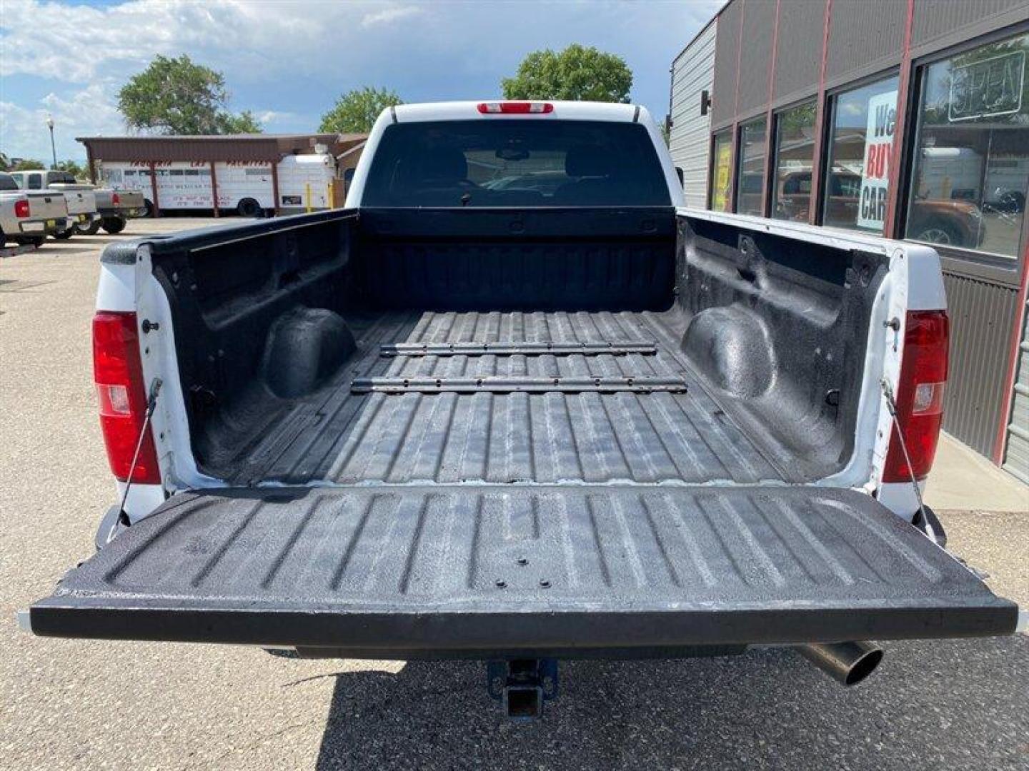 2008 White Chevrolet Silverado 2500 Work Truck (1GCHK23698F) with an Duramax 6.6L Diesel Turbo V8 365hp 660ft. lbs. engine, Allison 1000 6-Speed transmission, located at 842 E South Street, Powell, WY, 82435, (307) 754-7289, 44.752300, -108.746933 - Photo#10