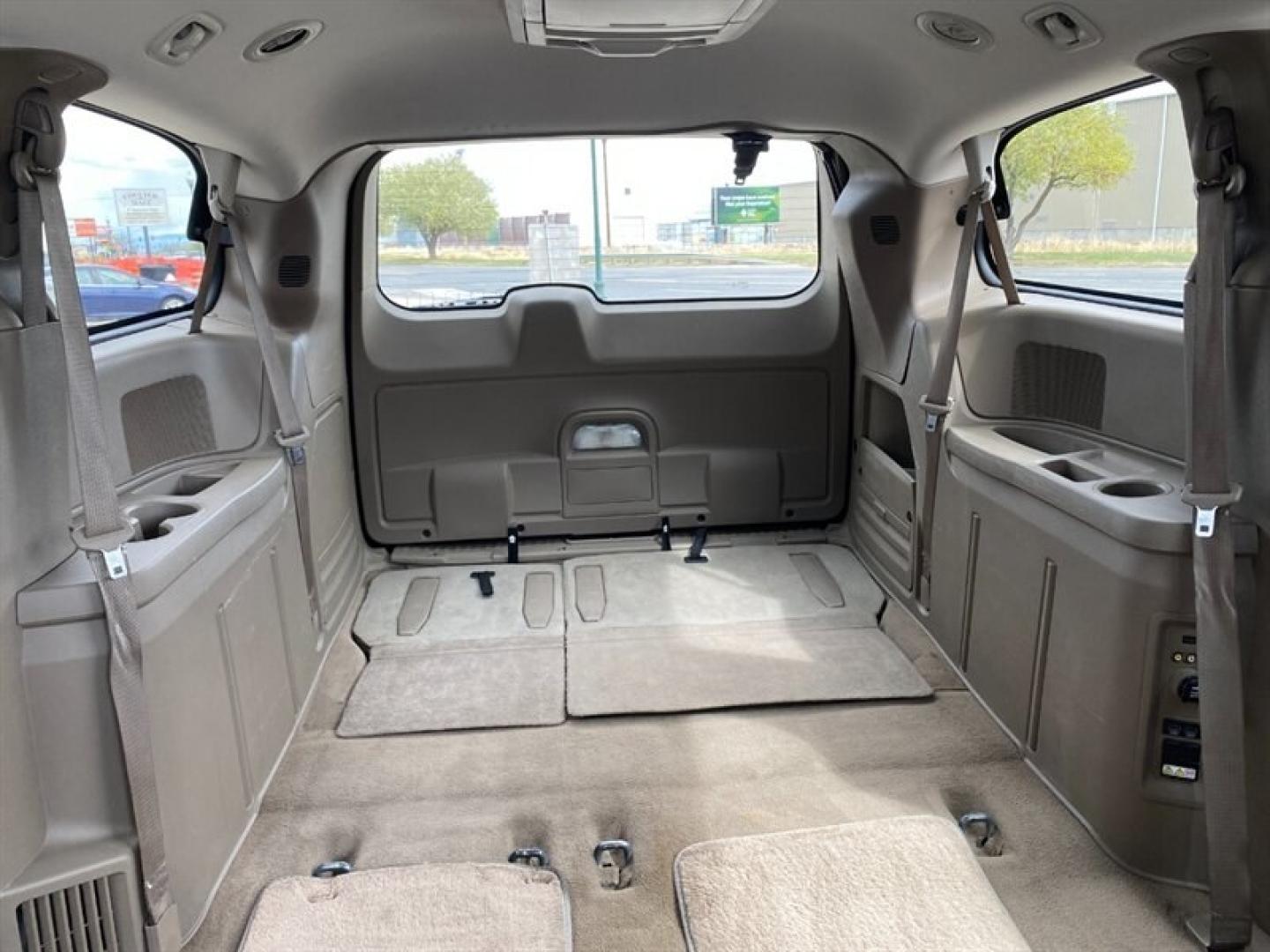 2016 Black Chrysler Town and Country Touring (2C4RC1BG5GR) with an Pentastar 3.6L Flex Fuel V6 283hp 260ft. lbs. engine, 6-Speed Shiftable Au transmission, located at 842 E South Street, Powell, WY, 82435, (307) 754-7289, 44.752300, -108.746933 - Photo#13