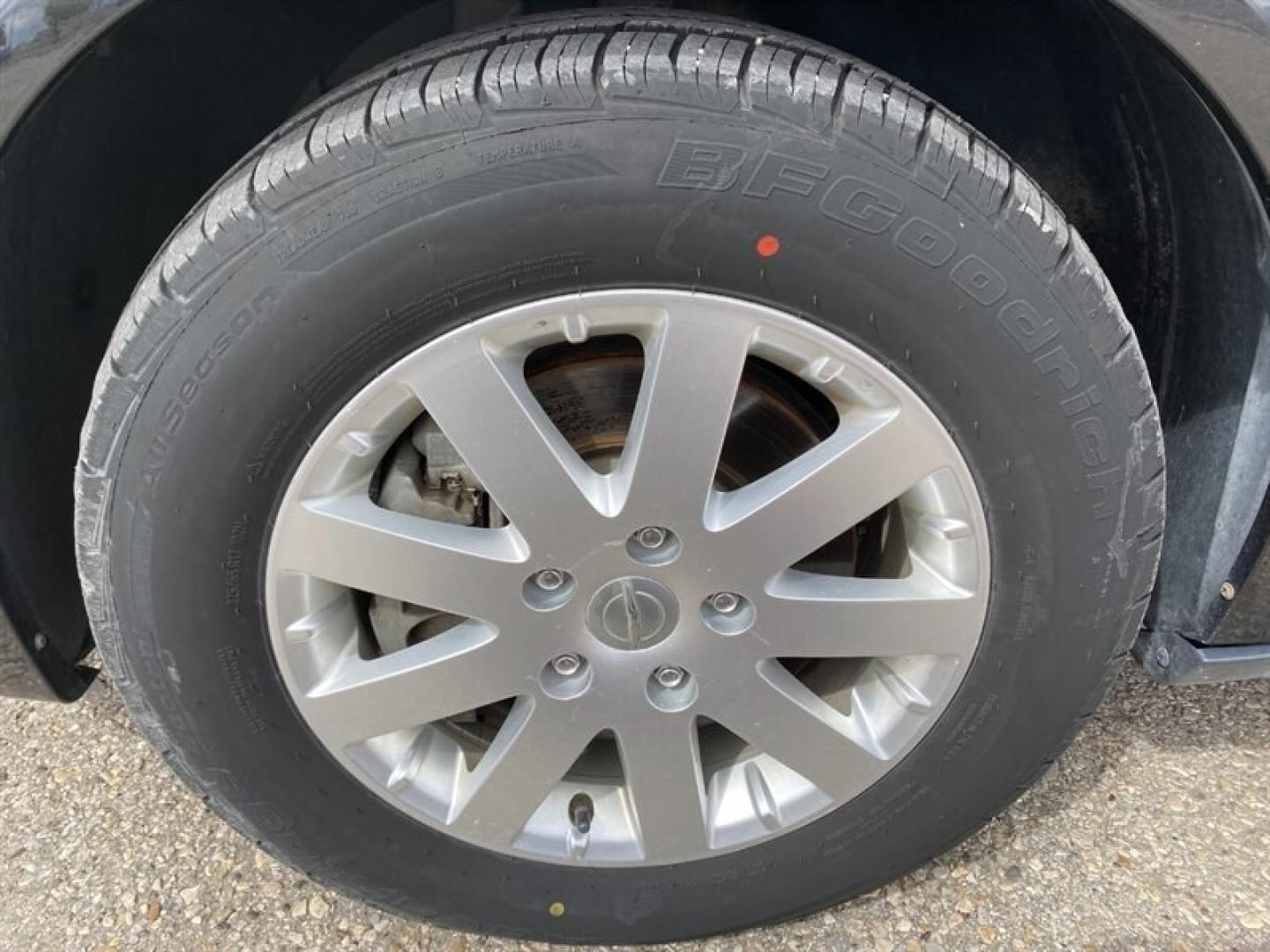 2016 Black Chrysler Town and Country Touring (2C4RC1BG5GR) with an Pentastar 3.6L Flex Fuel V6 283hp 260ft. lbs. engine, 6-Speed Shiftable Au transmission, located at 842 E South Street, Powell, WY, 82435, (307) 754-7289, 44.752300, -108.746933 - Photo#19