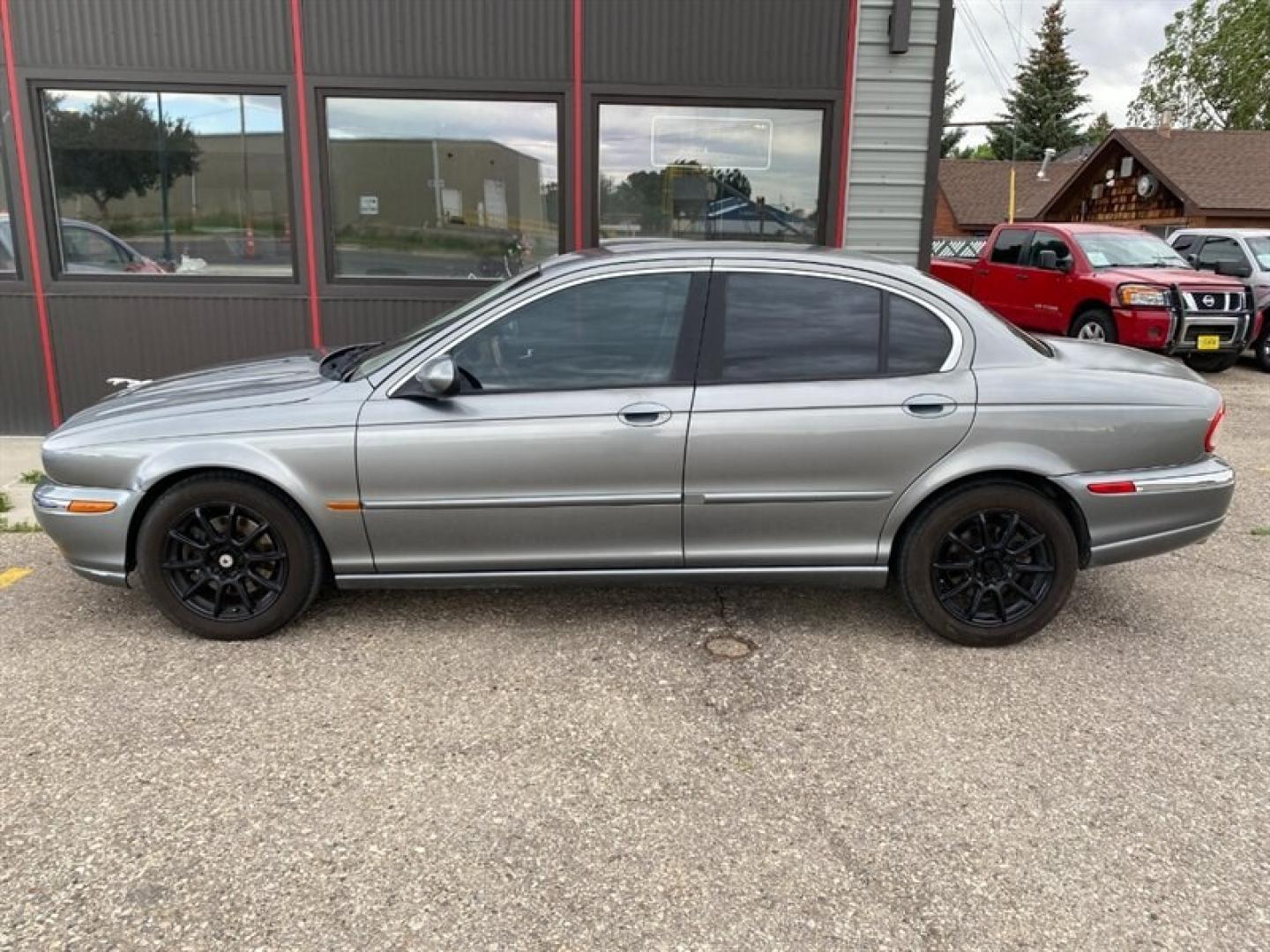2006 Blue Jaguar X-Type 3.0L (SAJWA51A06W) with an 3.0L NA V6 double overhead cam (DOHC) 24V engine, 5-Speed Shiftable Au transmission, located at 842 E South Street, Powell, WY, 82435, (307) 754-7289, 44.752300, -108.746933 - Photo#19