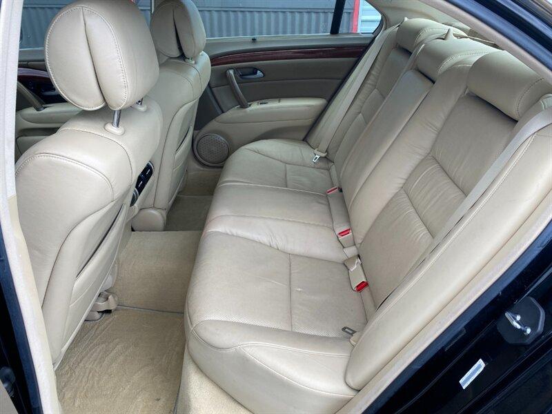 2007 Nighthawk Black Pearl Acura RL SH-AWD w/Tech (JH4KB16687C) with an 3.5L V6 290hp 256ft. lbs. engine, Automatic transmission, located at 842 E South Street, Powell, WY, 82435, (307) 754-7289, 44.752300, -108.746933- Photo#11