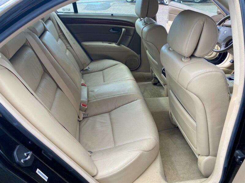 2007 Nighthawk Black Pearl Acura RL SH-AWD w/Tech (JH4KB16687C) with an 3.5L V6 290hp 256ft. lbs. engine, Automatic transmission, located at 842 E South Street, Powell, WY, 82435, (307) 754-7289, 44.752300, -108.746933- Photo#15