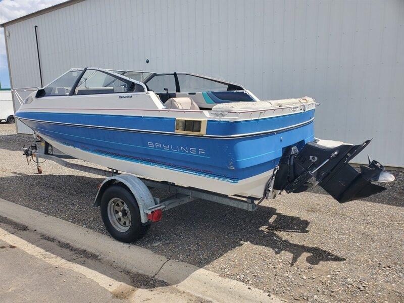 1988 Blue Bayliner Capri 19' (BL3C80CK178) with an 5.0 L engine, located at 842 E South Street, Powell, WY, 82435, (307) 754-7289, 44.752300, -108.746933- Photo#3