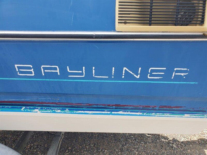 1988 Blue Bayliner Capri 19' (BL3C80CK178) with an 5.0 L engine, located at 842 E South Street, Powell, WY, 82435, (307) 754-7289, 44.752300, -108.746933- Photo#5