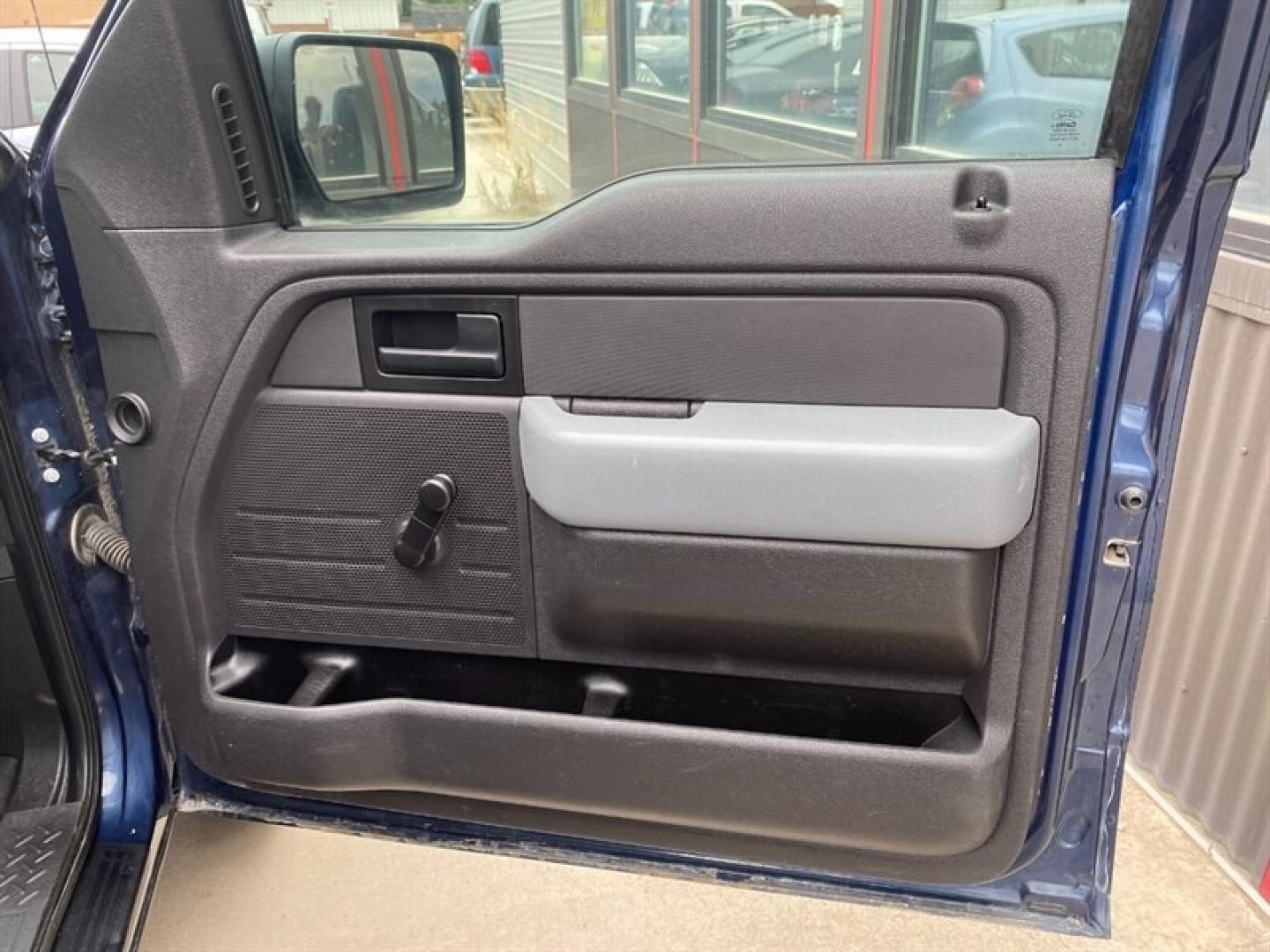 2013 Blue Ford F-150 XL (1FTMF1EM5DK) with an 3.7L Flex Fuel V6 302hp 278ft. lbs. engine, Automatic transmission, located at 842 E South Street, Powell, WY, 82435, (307) 754-7289, 44.752300, -108.746933- Photo#9