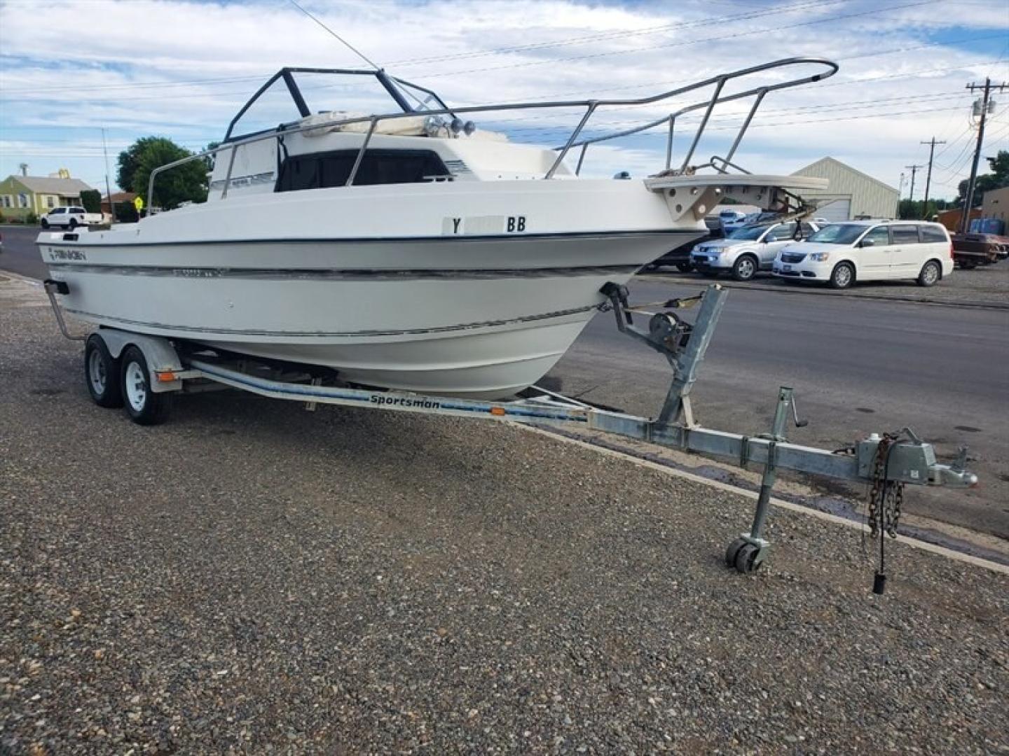 1990 White RENKEN 2286 22' (RBMLG092B09) with an 5.7L engine, located at 842 E South Street, Powell, WY, 82435, (307) 754-7289, 44.752300, -108.746933- Photo#1