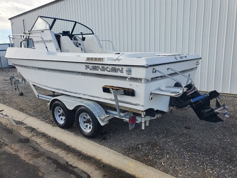 1990 White RENKEN 2286 22' (RBMLG092B09) with an 5.7L engine, I/O transmission, located at 842 E South Street, Powell, WY, 82435, (307) 754-7289, 44.752300, -108.746933- Photo#3