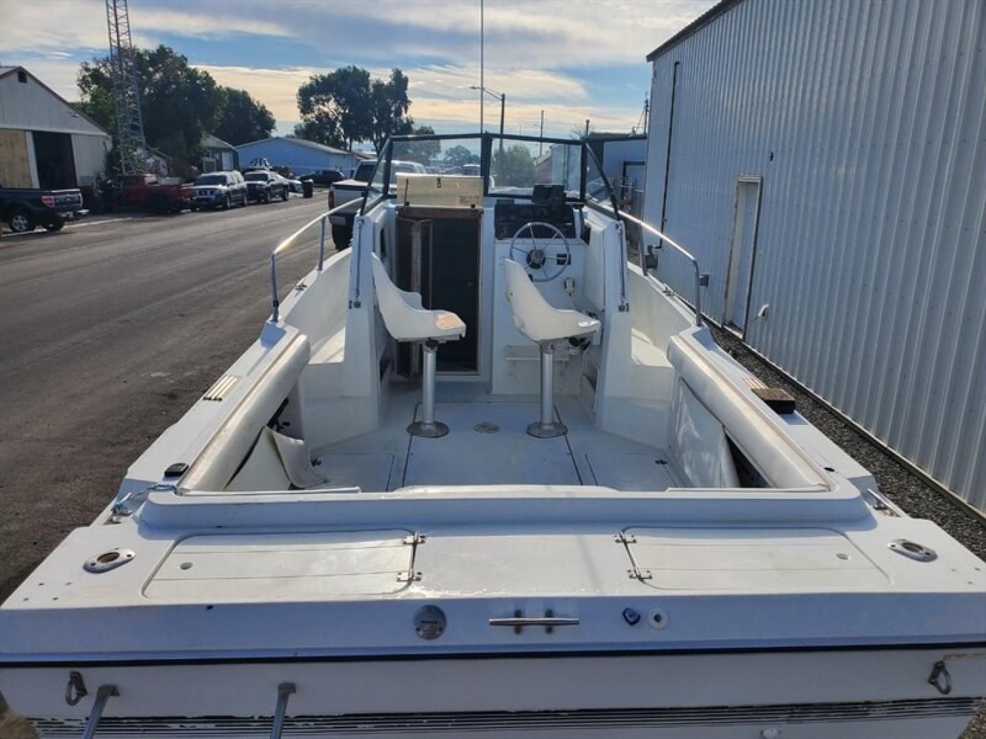 1990 White RENKEN 2286 22' (RBMLG092B09) with an 5.7L engine, located at 842 E South Street, Powell, WY, 82435, (307) 754-7289, 44.752300, -108.746933- Photo#6