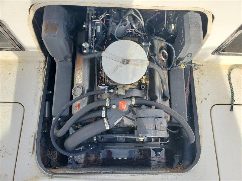 1990 White RENKEN 2286 22' (RBMLG092B09) with an 5.7L engine, I/O transmission, located at 842 E South Street, Powell, WY, 82435, (307) 754-7289, 44.752300, -108.746933- Photo#7
