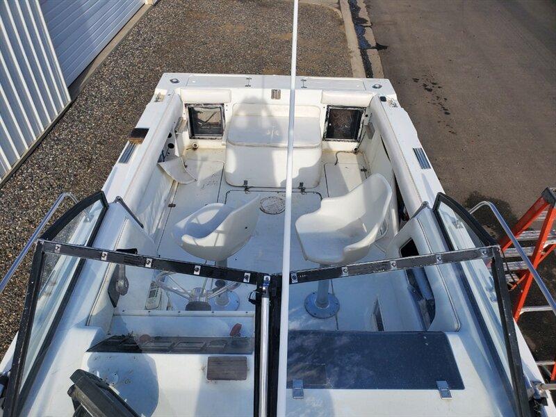 1990 White RENKEN 2286 22' (RBMLG092B09) with an 5.7L engine, I/O transmission, located at 842 E South Street, Powell, WY, 82435, (307) 754-7289, 44.752300, -108.746933- Photo#11