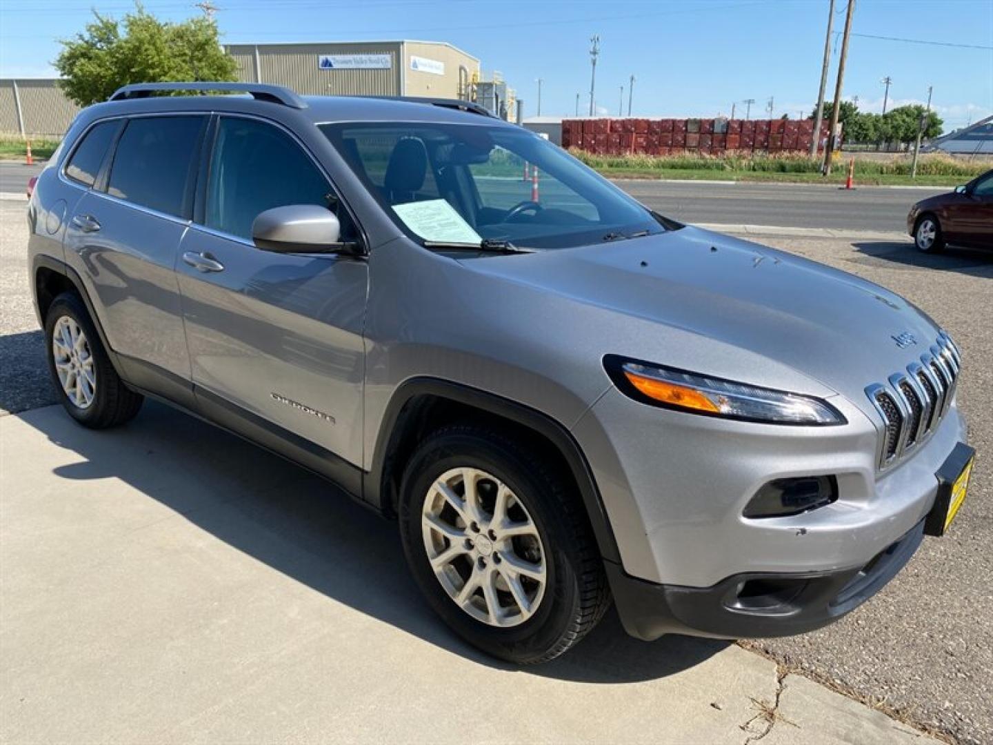 2015 Billet Silver Metallic Clear Coat Jeep Cherokee Latitude (1C4PJMCB4FW) with an 2.4L I4 180hp 171ft. lbs. engine, 9-Speed Shiftable Au transmission, located at 842 E South Street, Powell, WY, 82435, (307) 754-7289, 44.752300, -108.746933- Photo#1