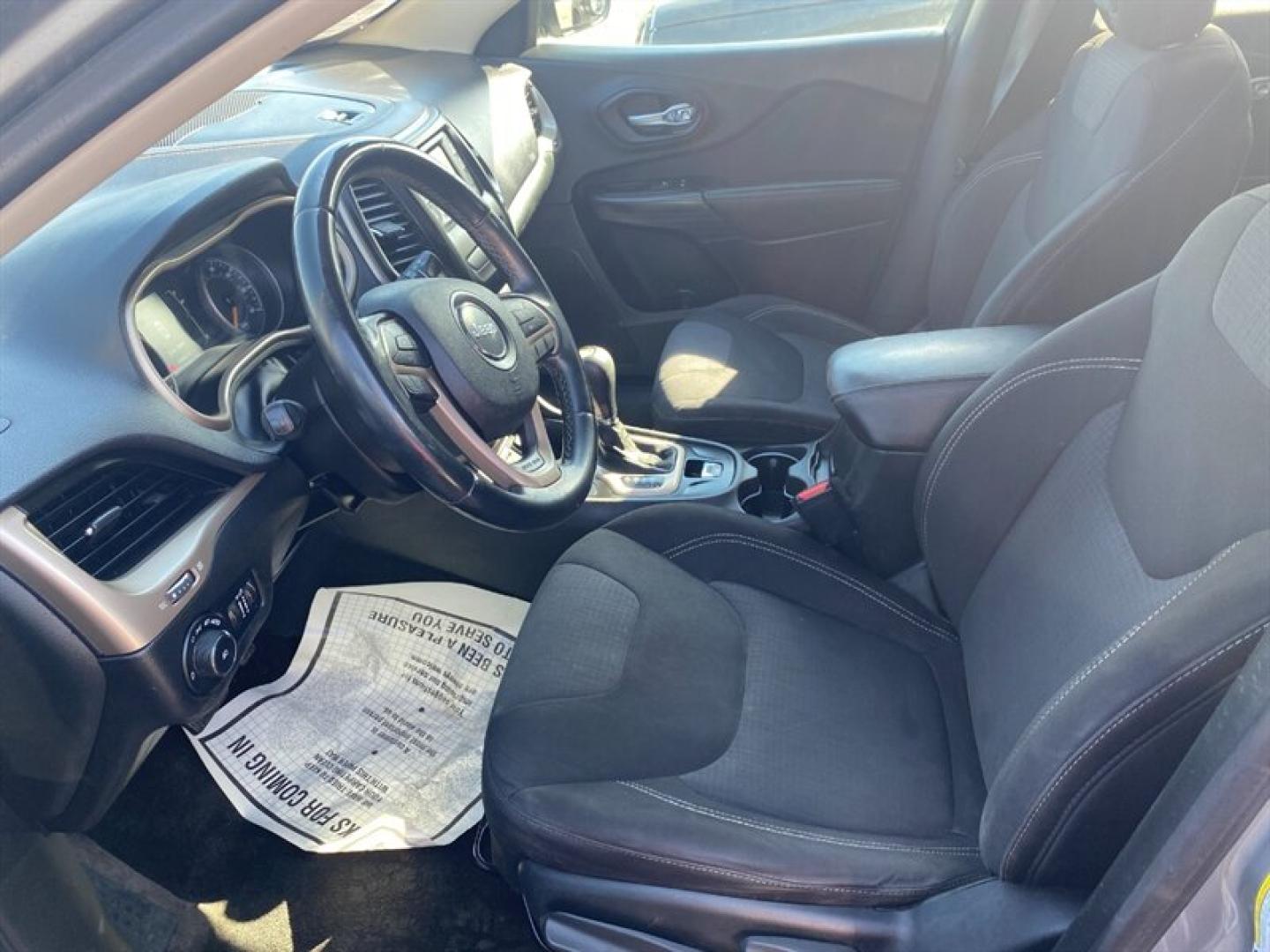 2015 Billet Silver Metallic Clear Coat Jeep Cherokee Latitude (1C4PJMCB4FW) with an 2.4L I4 180hp 171ft. lbs. engine, 9-Speed Shiftable Au transmission, located at 842 E South Street, Powell, WY, 82435, (307) 754-7289, 44.752300, -108.746933- Photo#5