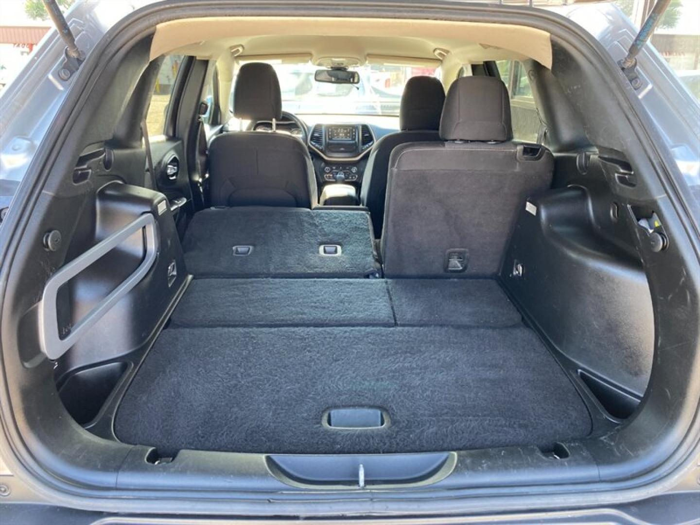 2015 Billet Silver Metallic Clear Coat Jeep Cherokee Latitude (1C4PJMCB4FW) with an 2.4L I4 180hp 171ft. lbs. engine, 9-Speed Shiftable Au transmission, located at 842 E South Street, Powell, WY, 82435, (307) 754-7289, 44.752300, -108.746933- Photo#12