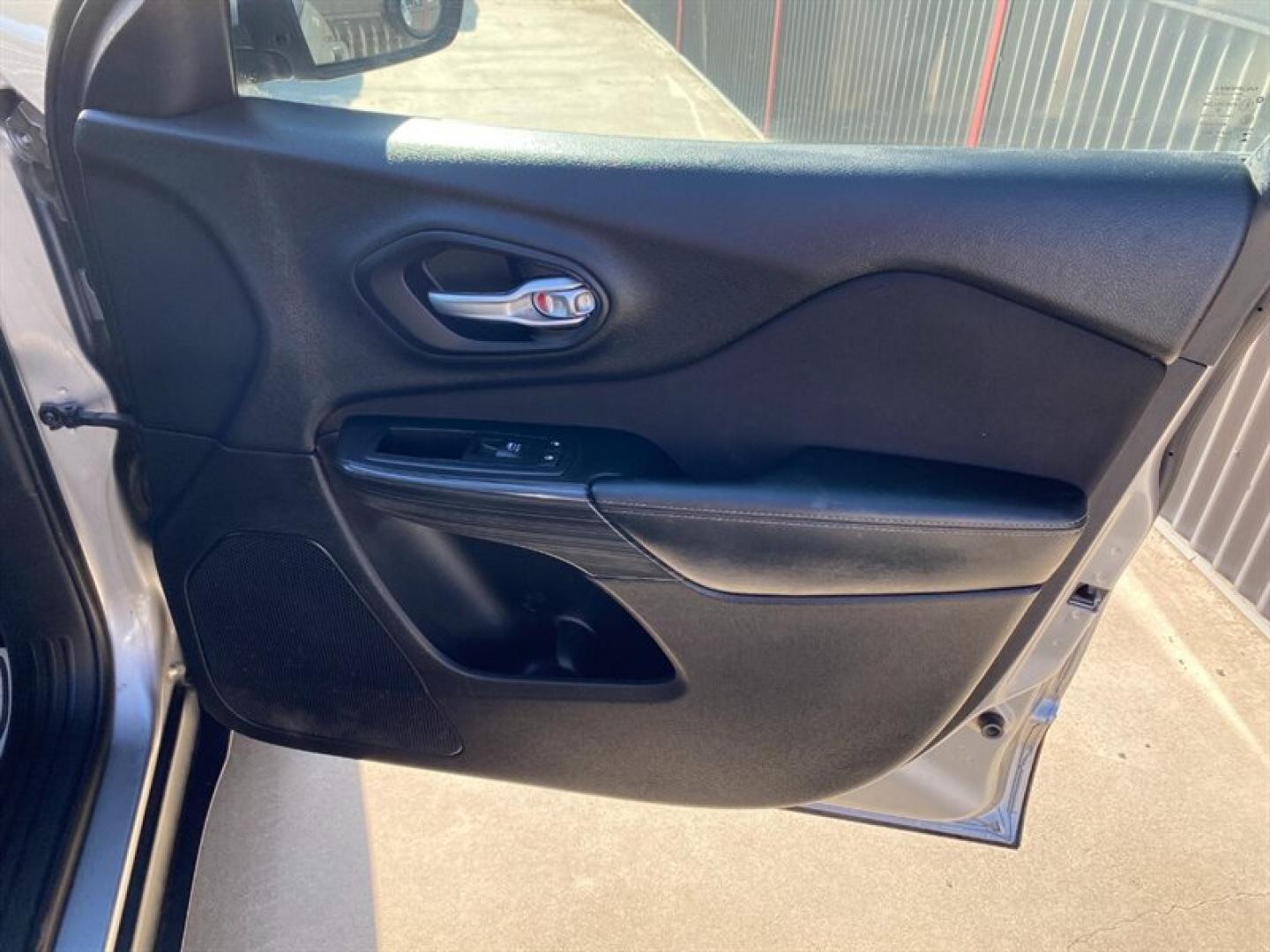 2015 Billet Silver Metallic Clear Coat Jeep Cherokee Latitude (1C4PJMCB4FW) with an 2.4L I4 180hp 171ft. lbs. engine, 9-Speed Shiftable Au transmission, located at 842 E South Street, Powell, WY, 82435, (307) 754-7289, 44.752300, -108.746933- Photo#15