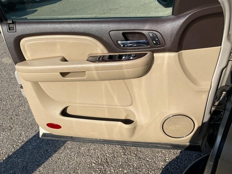 2008 Tan GMC Yukon XL Denali (1GKFK66848J) with an Vortec 6.2L V8 380hp 417ft. lbs. engine, 6-Speed Shiftable Au transmission, located at 842 E South Street, Powell, WY, 82435, (307) 754-7289, 44.752300, -108.746933- Photo#4