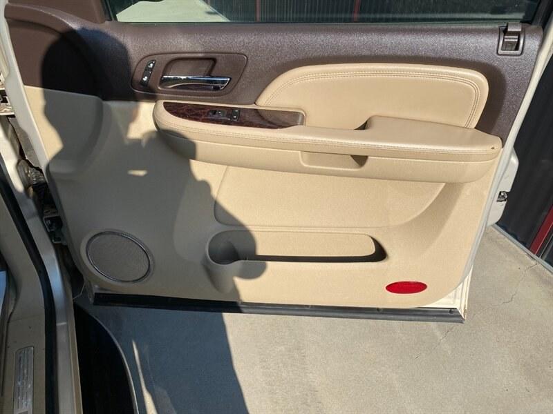 2008 Tan GMC Yukon XL Denali (1GKFK66848J) with an Vortec 6.2L V8 380hp 417ft. lbs. engine, 6-Speed Shiftable Au transmission, located at 842 E South Street, Powell, WY, 82435, (307) 754-7289, 44.752300, -108.746933- Photo#16