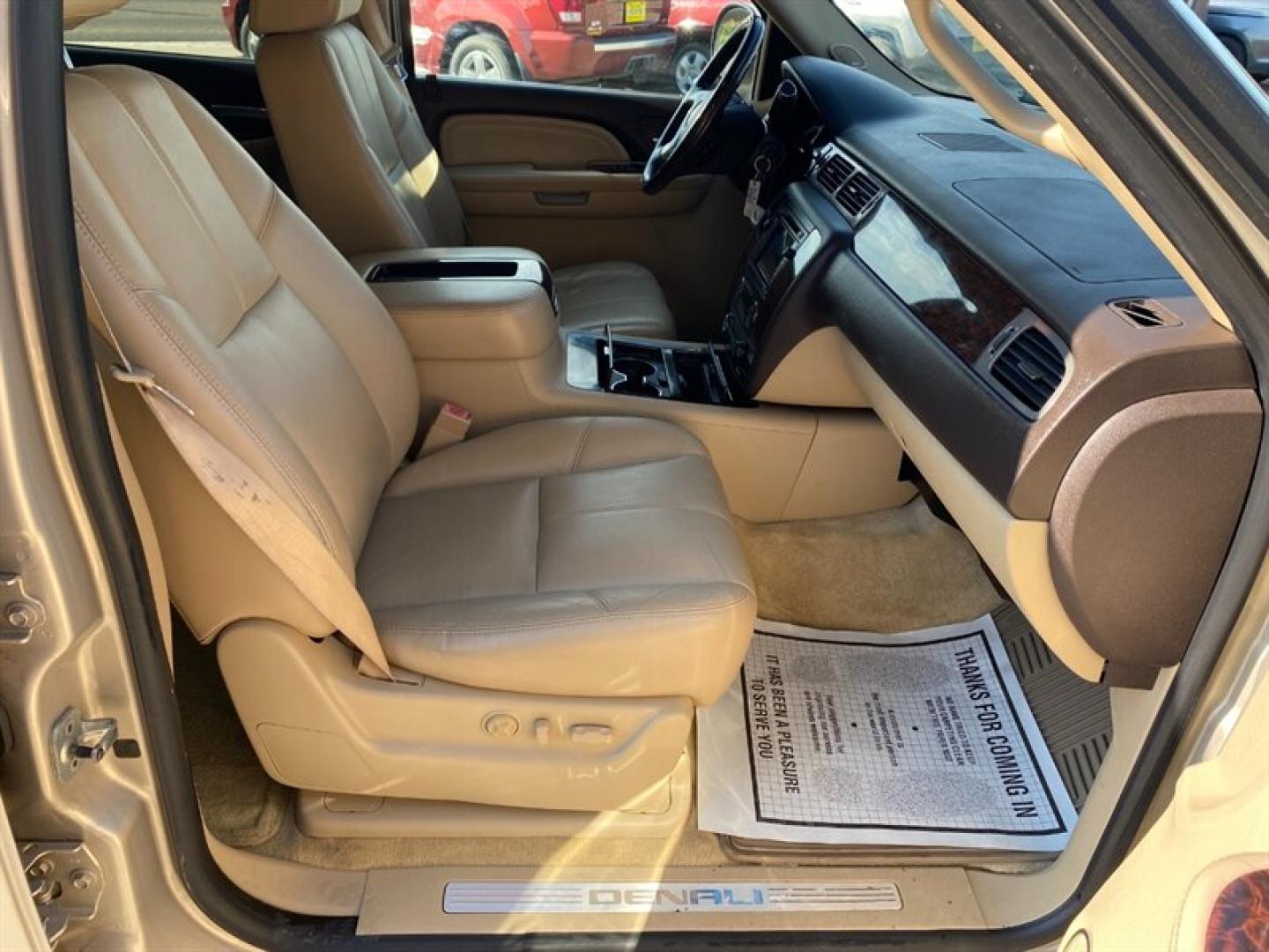 2008 Tan GMC Yukon Denali (1GKFK66848J) with an Vortec 6.2L V8 380hp 417ft. lbs. engine, Automatic transmission, located at 842 E South Street, Powell, WY, 82435, (307) 754-7289, 44.752300, -108.746933- Photo#17