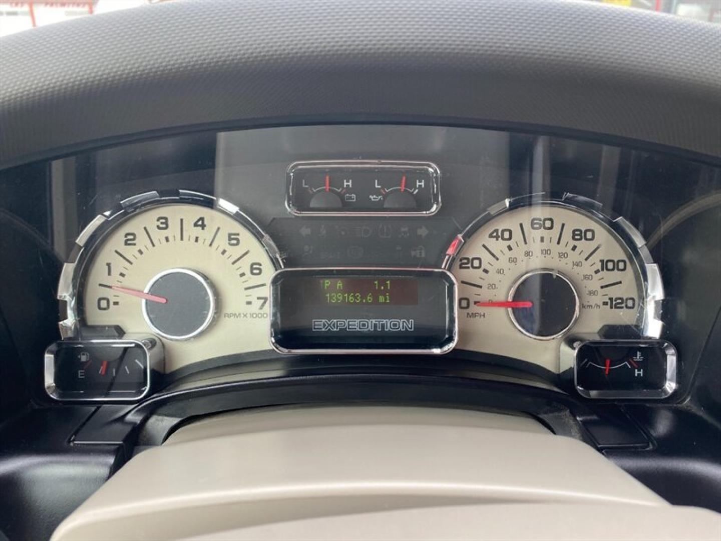 2012 Silver Ford Expedition EL Limited (1FMJK2A56CE) with an 5.4L Flex Fuel V8 310hp 365ft. lbs. engine, Automatic transmission, located at 842 E South Street, Powell, WY, 82435, (307) 754-7289, 44.752300, -108.746933- Photo#6