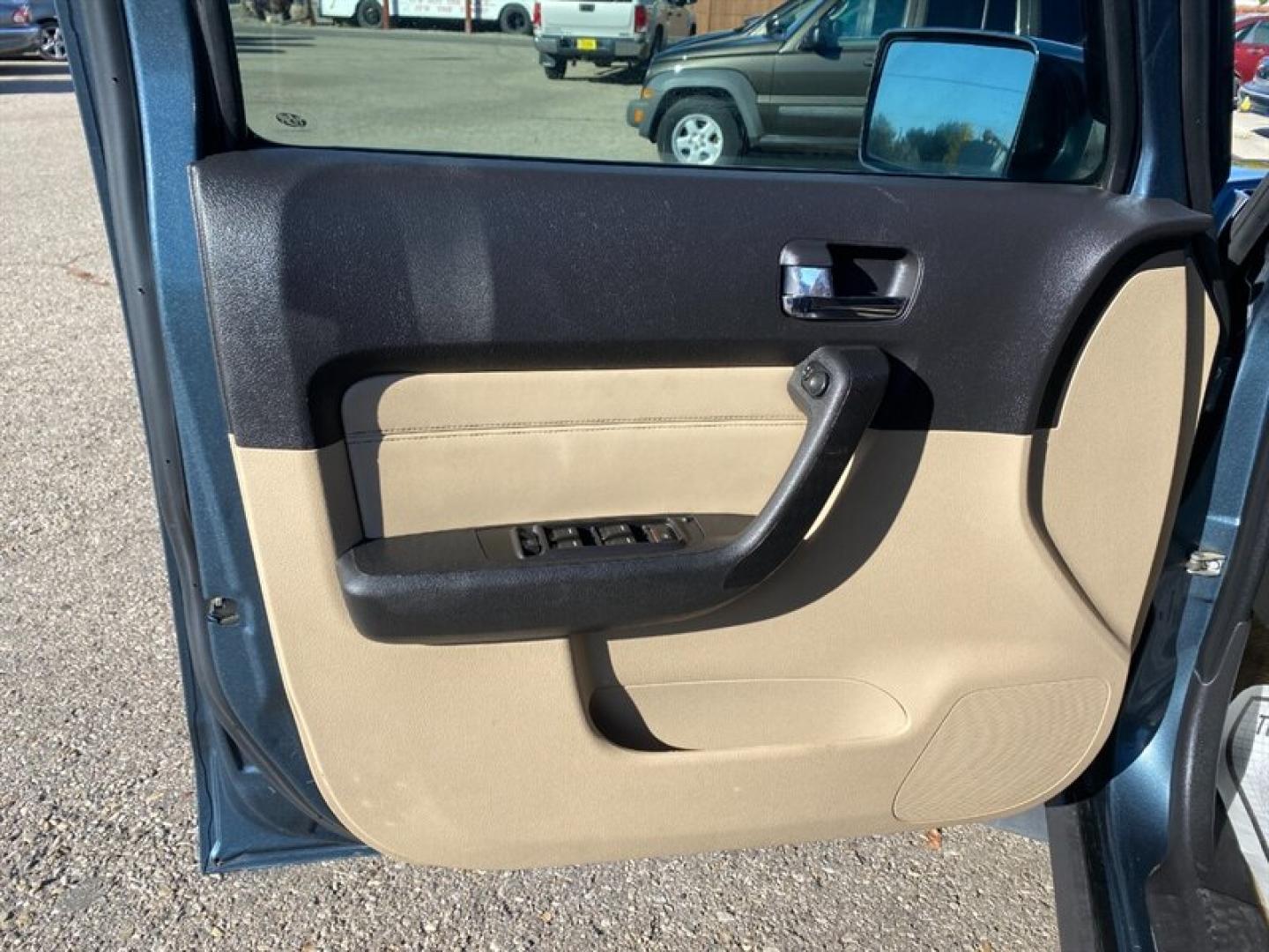 2006 Blue Hummer H3 4dr SUV (5GTDN136868) with an 3.5L I5 220hp 225ft. lbs. engine, 5 Speed Manual transmission, located at 842 E South Street, Powell, WY, 82435, (307) 754-7289, 44.752300, -108.746933- Photo#4