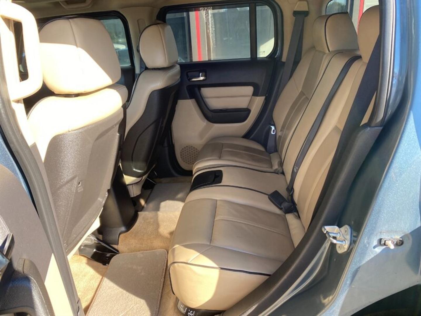 2006 Blue Hummer H3 4dr SUV (5GTDN136868) with an 3.5L I5 220hp 225ft. lbs. engine, 5 Speed Manual transmission, located at 842 E South Street, Powell, WY, 82435, (307) 754-7289, 44.752300, -108.746933- Photo#9