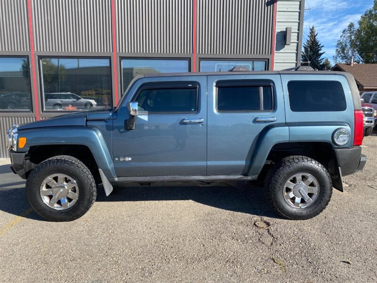 2006 Blue Hummer H3 4dr SUV (5GTDN136868) with an 3.5L I5 220hp 225ft. lbs. engine, 5 Speed Manual transmission, located at 842 E South Street, Powell, WY, 82435, (307) 754-7289, 44.752300, -108.746933- Photo#23