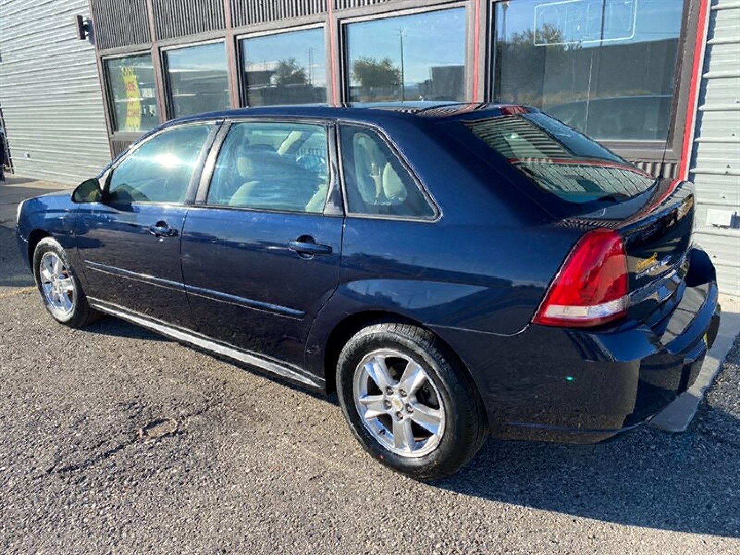2005 Blue Chevrolet Malibu Maxx LS (1G1ZT64805F) with an 3.5L V6 200hp 220ft. lbs. engine, Automatic transmission, located at 842 E South Street, Powell, WY, 82435, (307) 754-7289, 44.752300, -108.746933- Photo#3