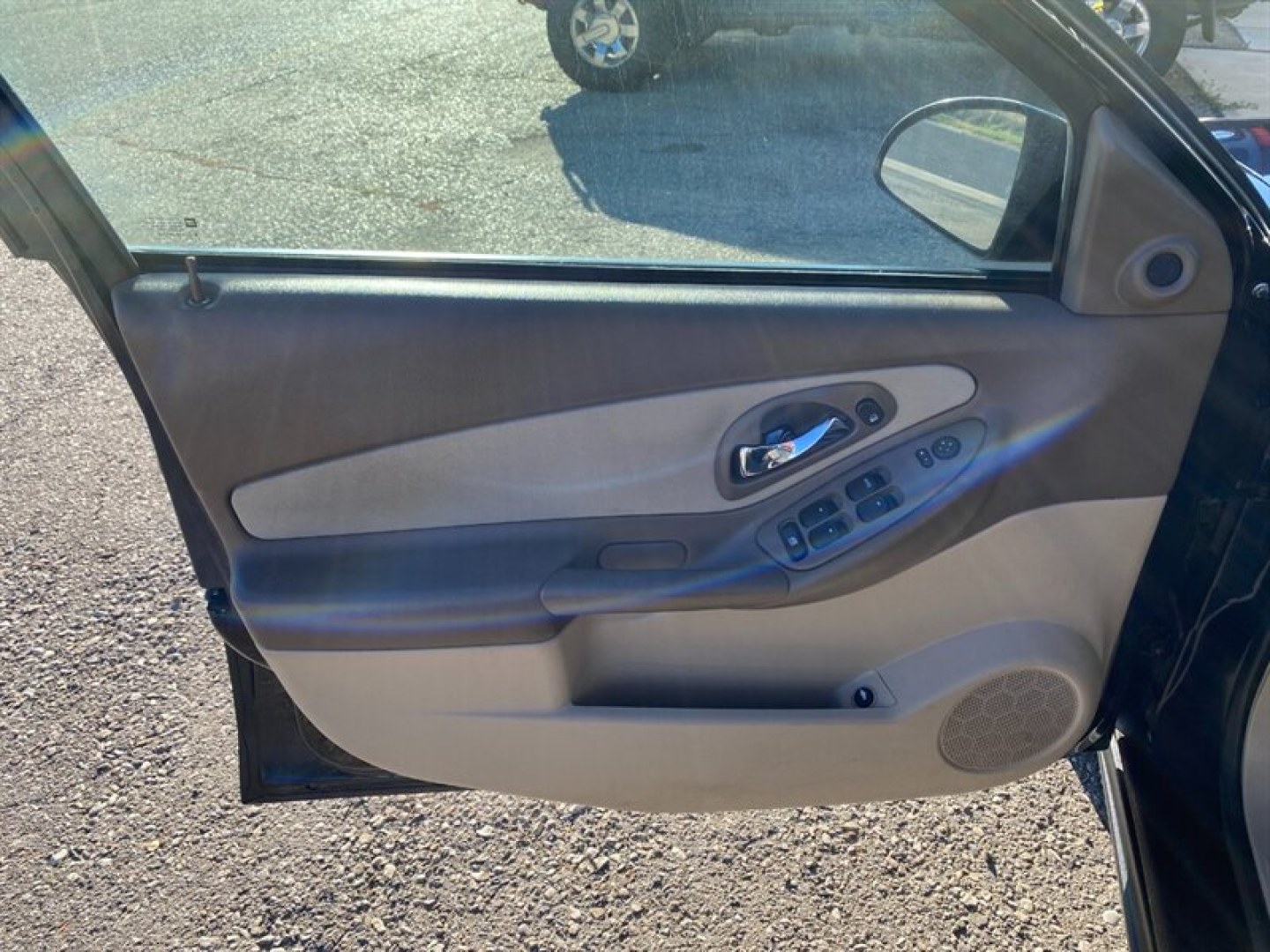 2005 Blue Chevrolet Malibu Maxx LS (1G1ZT64805F) with an 3.5L V6 200hp 220ft. lbs. engine, Automatic transmission, located at 842 E South Street, Powell, WY, 82435, (307) 754-7289, 44.752300, -108.746933- Photo#4