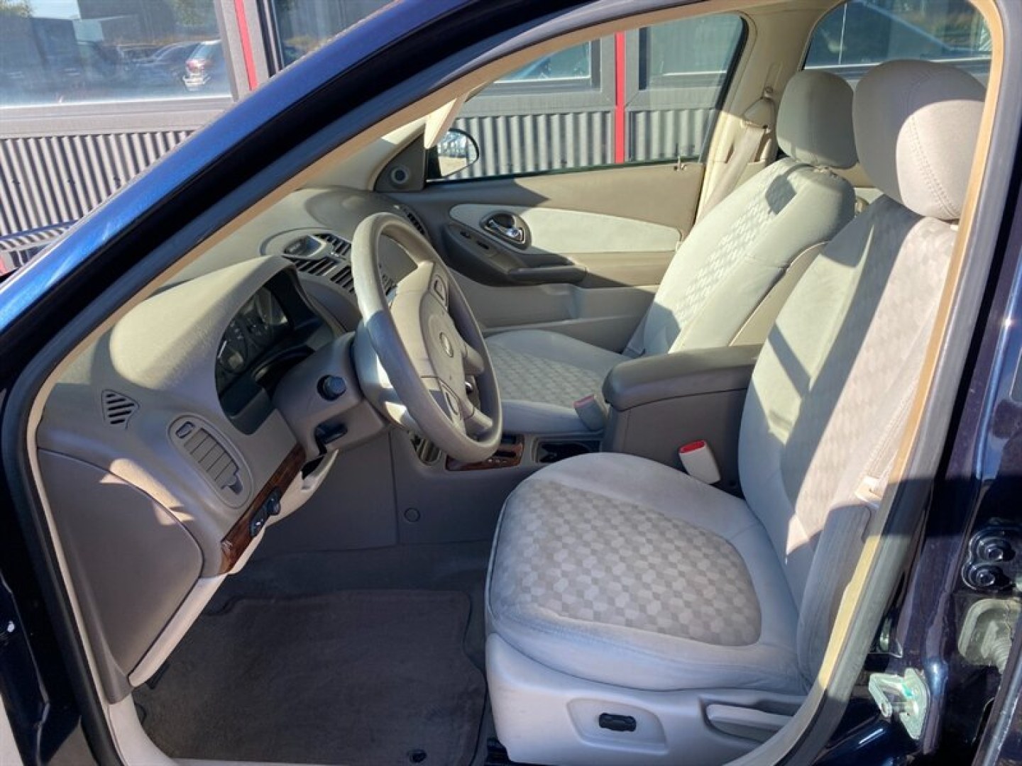 2005 Blue Chevrolet Malibu Maxx LS (1G1ZT64805F) with an 3.5L V6 200hp 220ft. lbs. engine, Automatic transmission, located at 842 E South Street, Powell, WY, 82435, (307) 754-7289, 44.752300, -108.746933- Photo#5